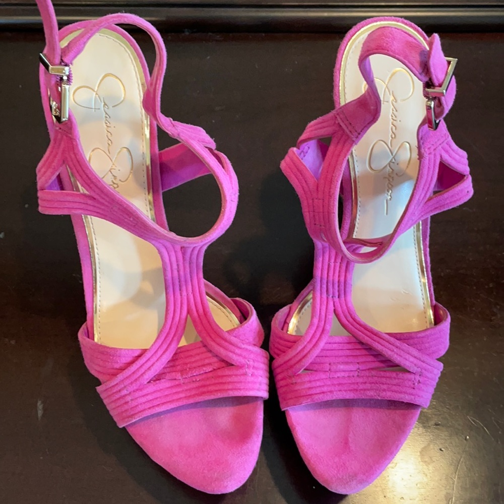 Jessica Simpson pumps